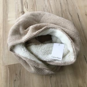 NWT Calvin Klein scarf